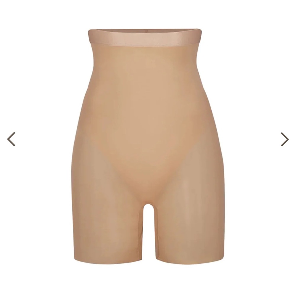 Skims mid thigh short shape wear